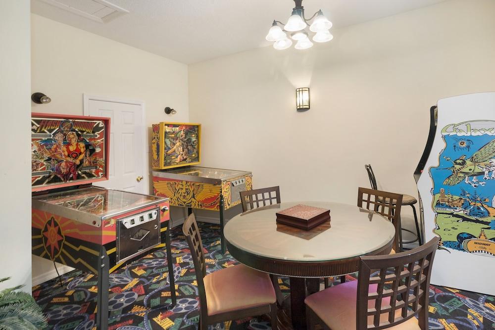 Mickeys Maingate Mansion by VillaDirect