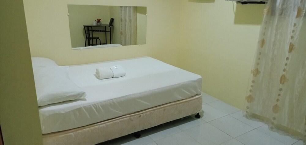 Lei Kendee Traveler's Inn