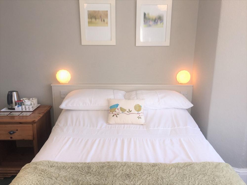 Summer Breeze Guest House