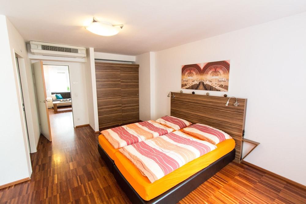 Royal Living Apartments