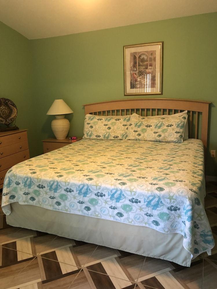 4BR Sanctuary Pool Home 644 by OVRH