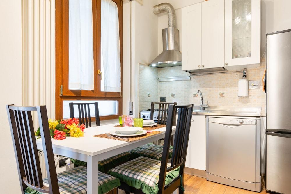 Arno River Bright Apartment