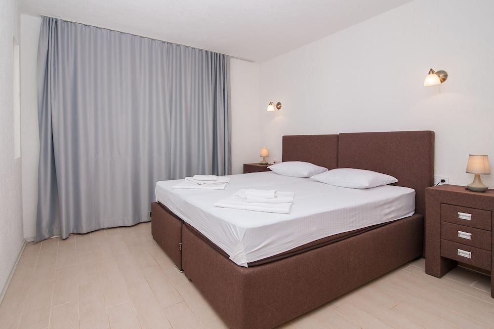 Open Sea Luxury Apartments