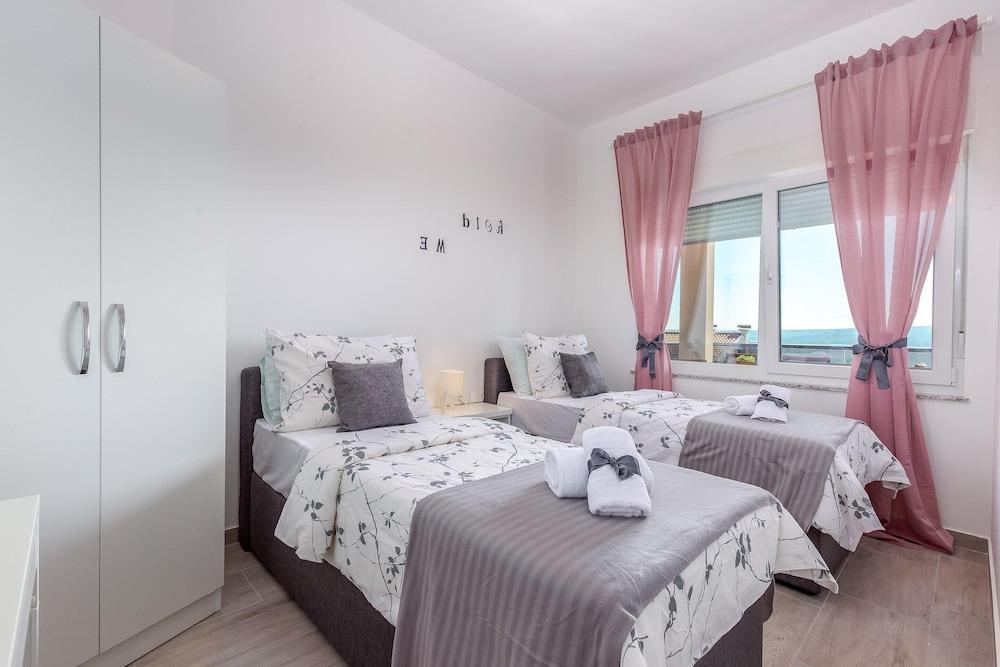 Villa in Dramalj at Sea