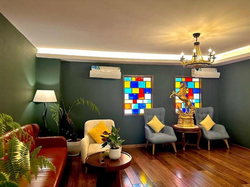 Happy Life Green Hotel