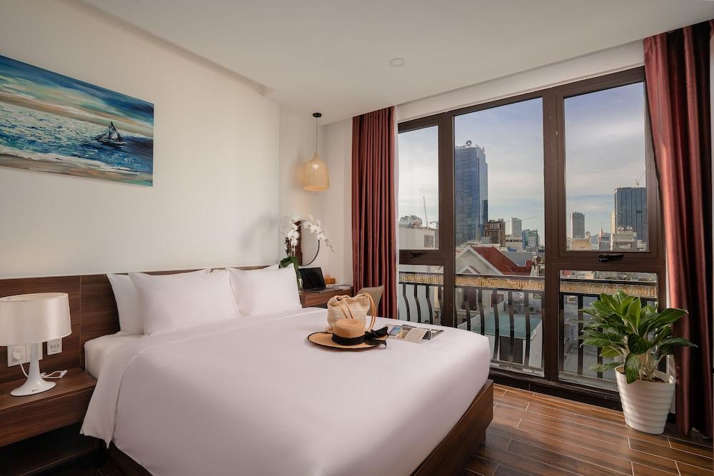 Dragon View Riverfront Da Nang