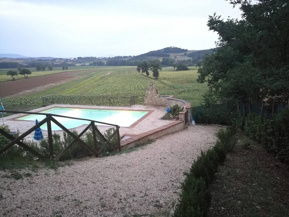 Room in Holiday House - Double Twin Room With Balcony Pool View