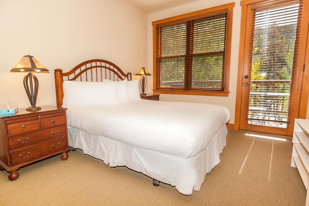 Red Hawk Townhomes by Summit County Mountain Retreats