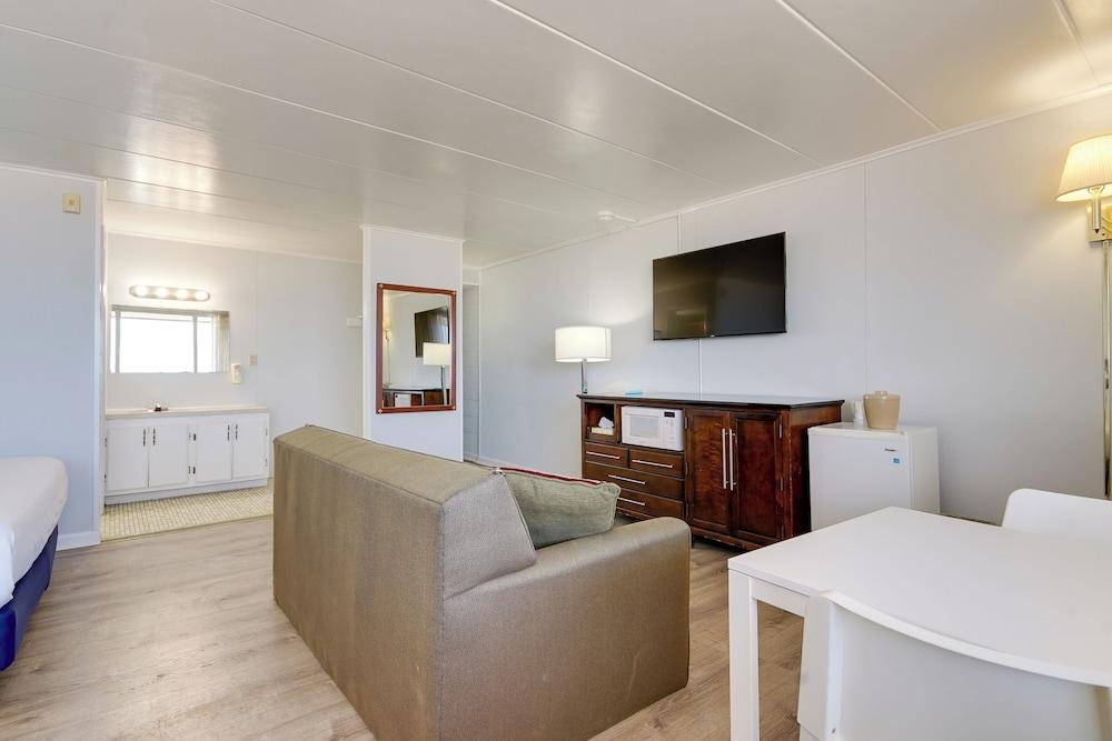 Rideau Oceanfront Motel