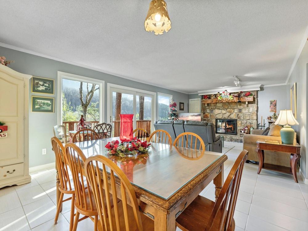 Shooting Star by Jackson Mountain Rentals