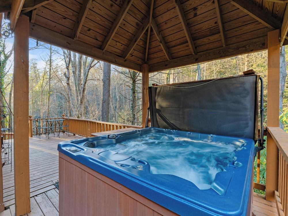 Shooting Star by Jackson Mountain Rentals