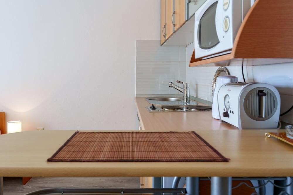 Studio With Sea View for 2-3people by the Water