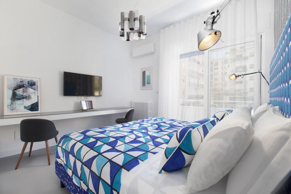 Luxury Design Home & Jacuzzi in Heart of Sorrento