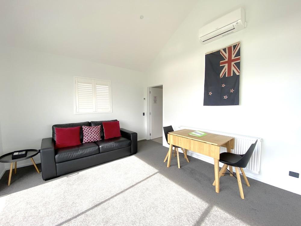 Galaxy Lake View 2 Bedrooms