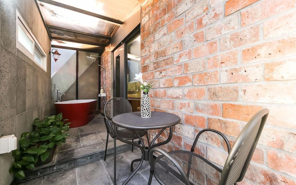 Changwon Sangnam-dong Angel