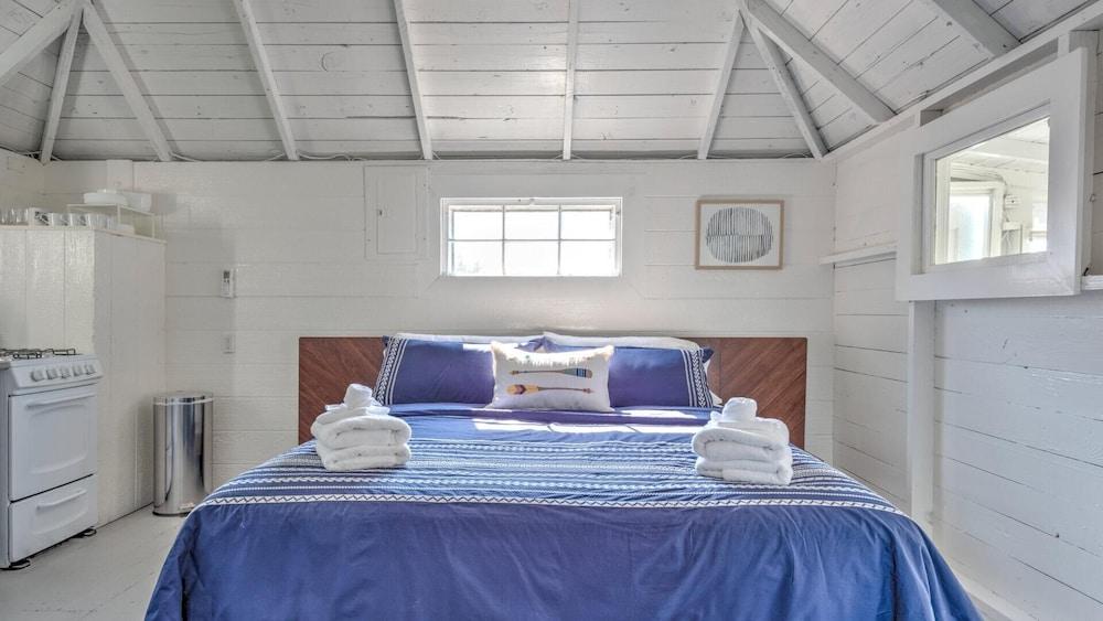 Bungalow 1 - 1br, Water View