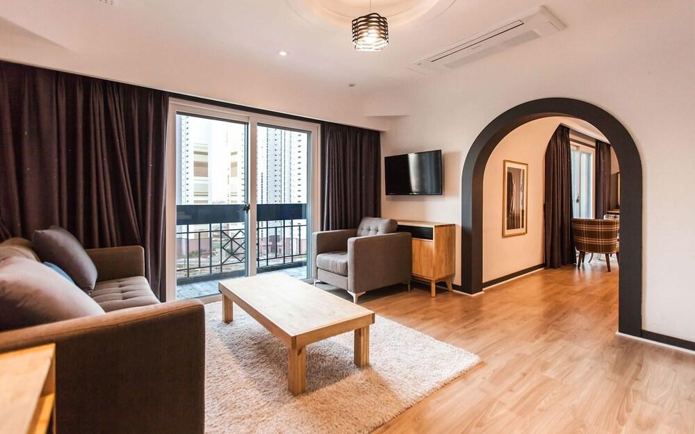 Changwon Jinhae Yongwon Brown Dot Hotel