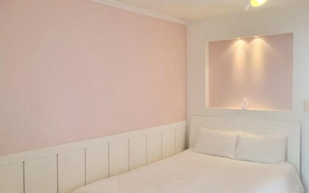 Ganghwado Sketch Pension