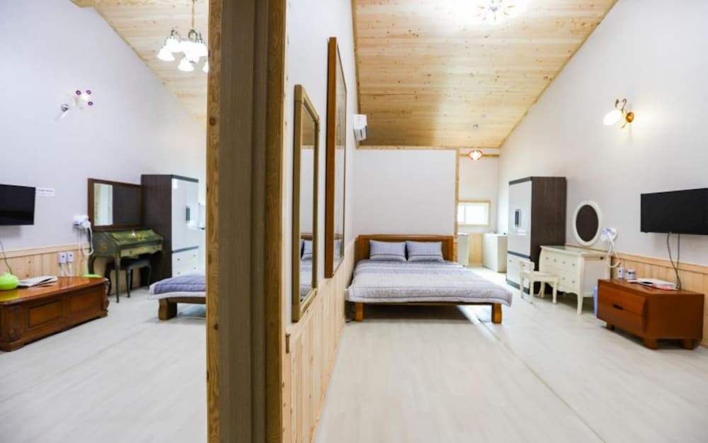 Taean Seaman House Pension