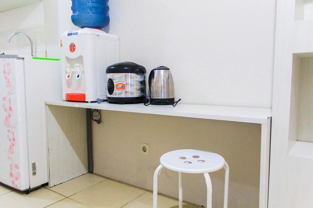 Comfortable And Cozy Studio At Medina Apartment