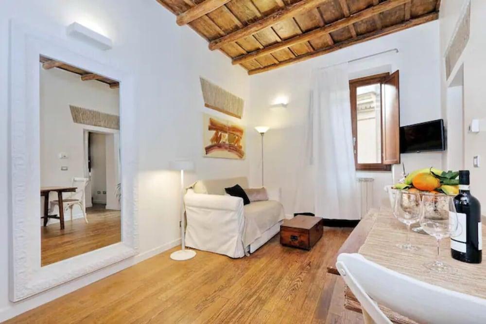 Flatinrome Boutique Navona