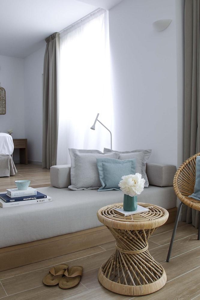 May Altafulla Beach Boutique Hotel