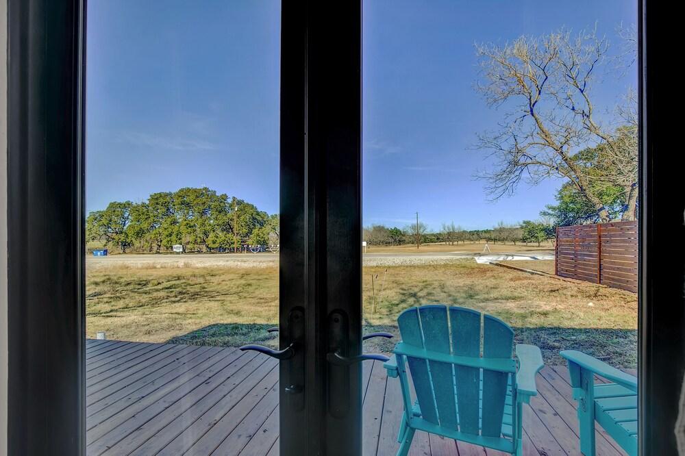 Luxury Cabin-right Across From Albert Dance Hall!