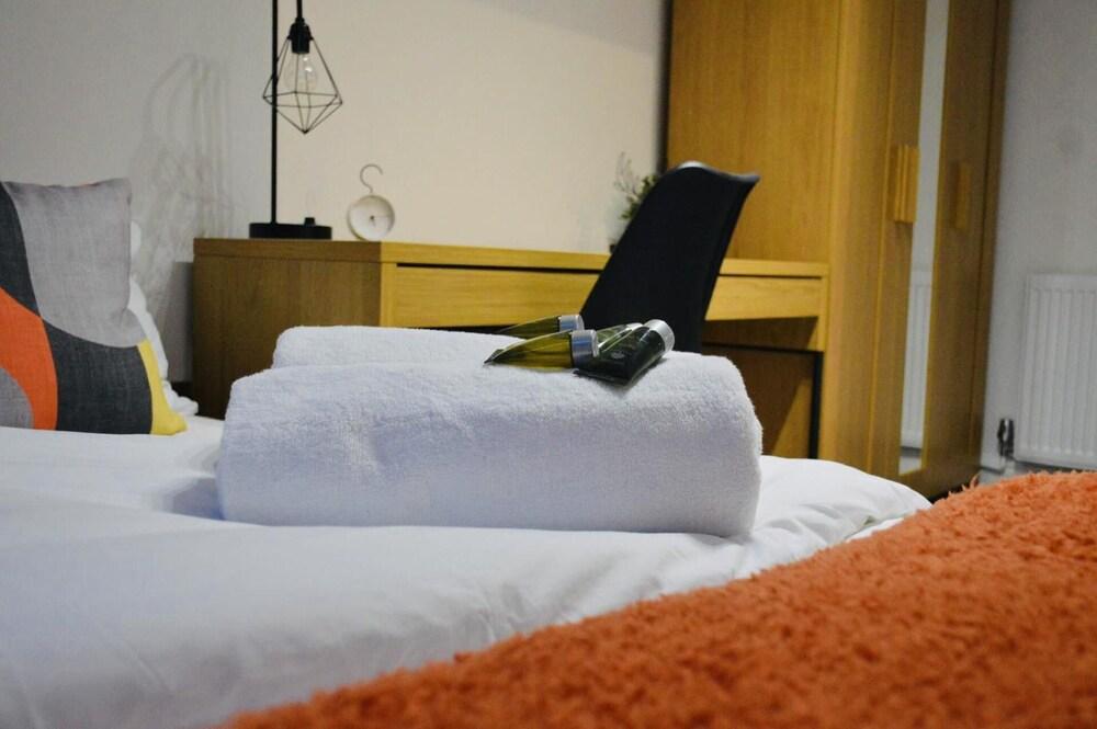 Stunning 3-bed Ground Floor Apartment in Coventry