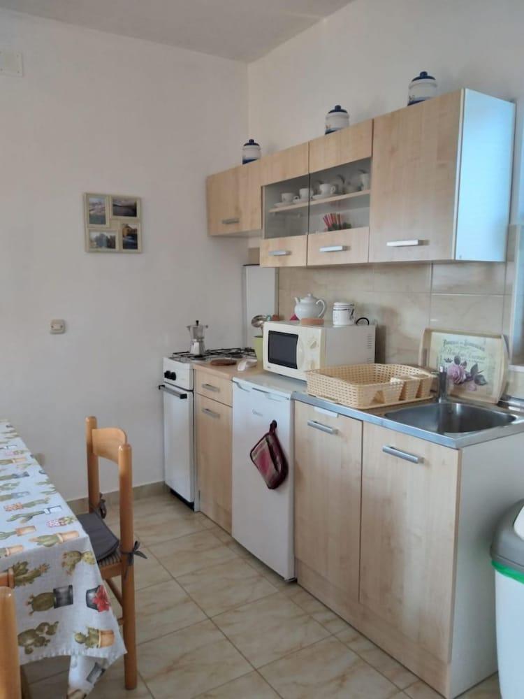 Ingrid - With Parking - SA