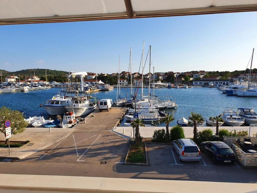 Mar - 10 m From sea - A1