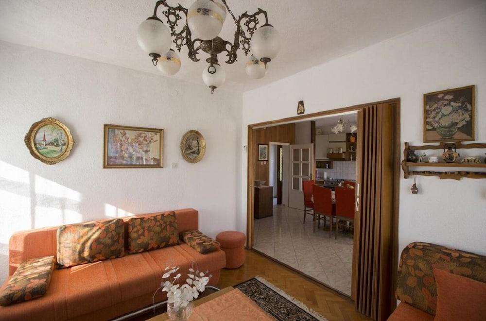 Žana - 30m From Beach - A1