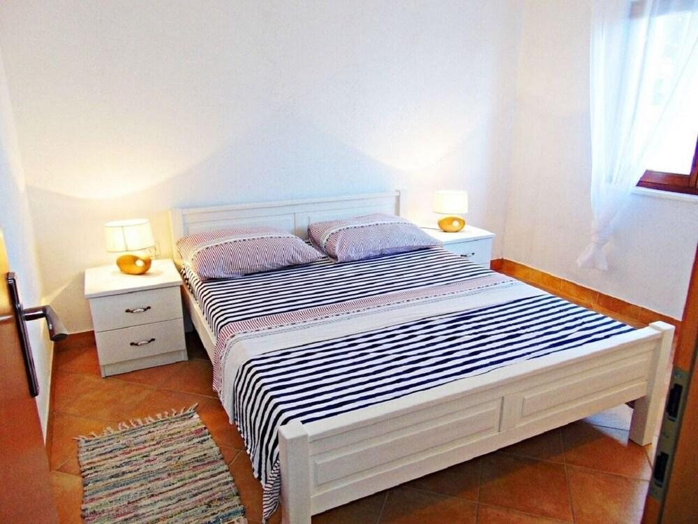 Dino - 20m From the sea - A1