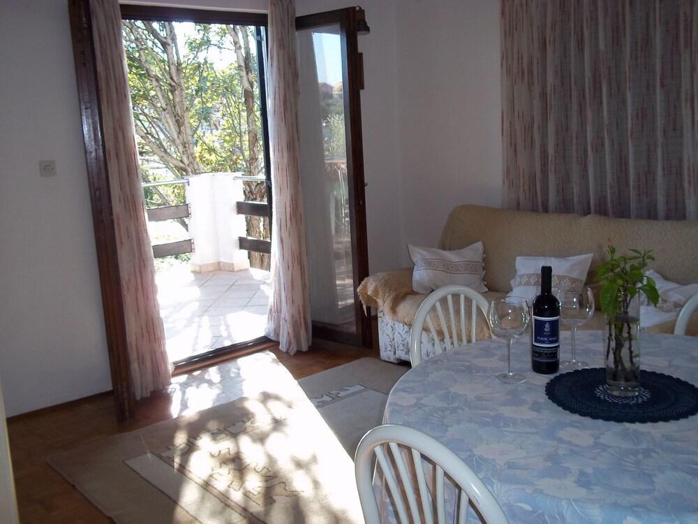 Duskica - Close to the sea - A1