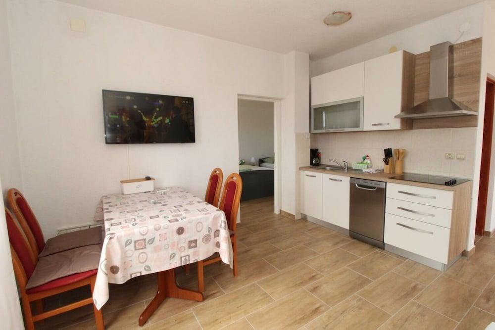 Uga2 - 70m From the Beach - A3-kat