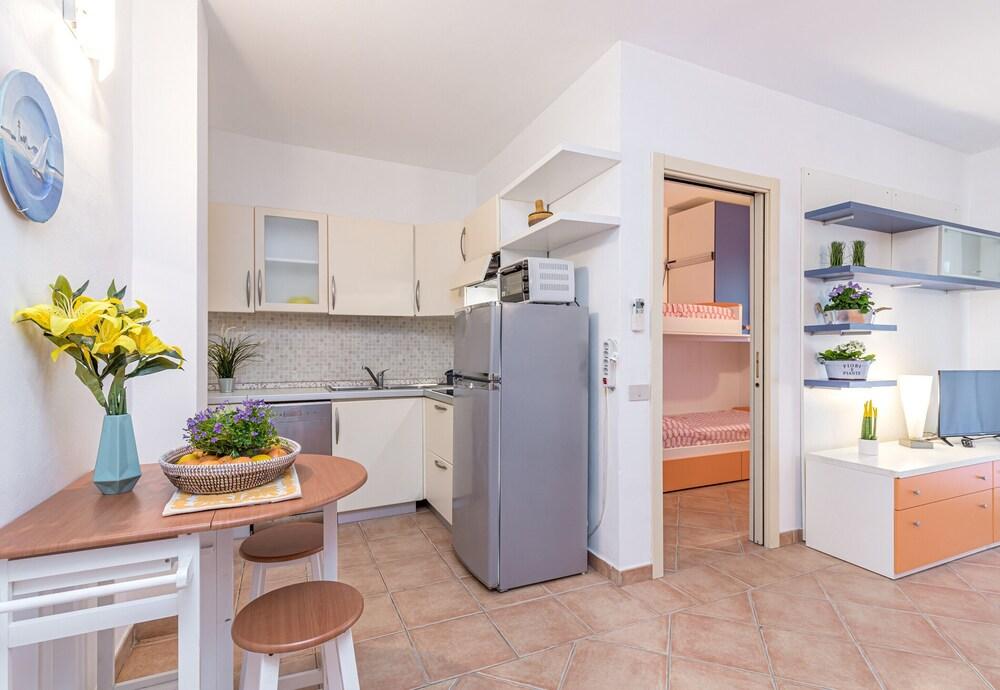 Il Borgo Cirri 700 MT From The Beach