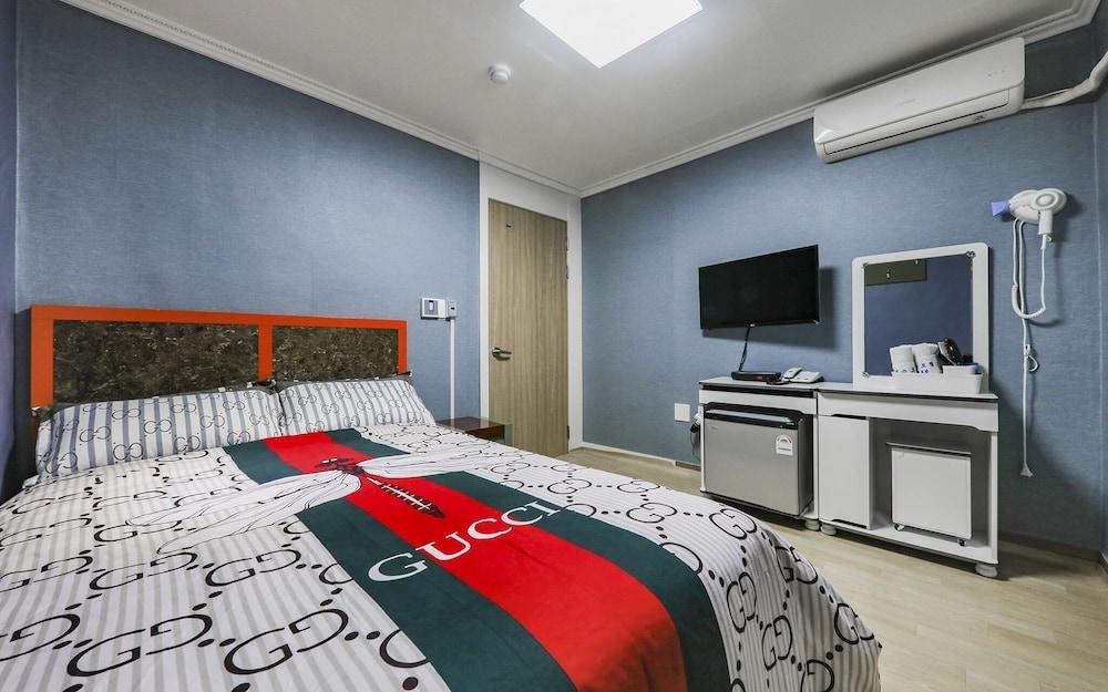 Boryeong Paradise Pension Motel