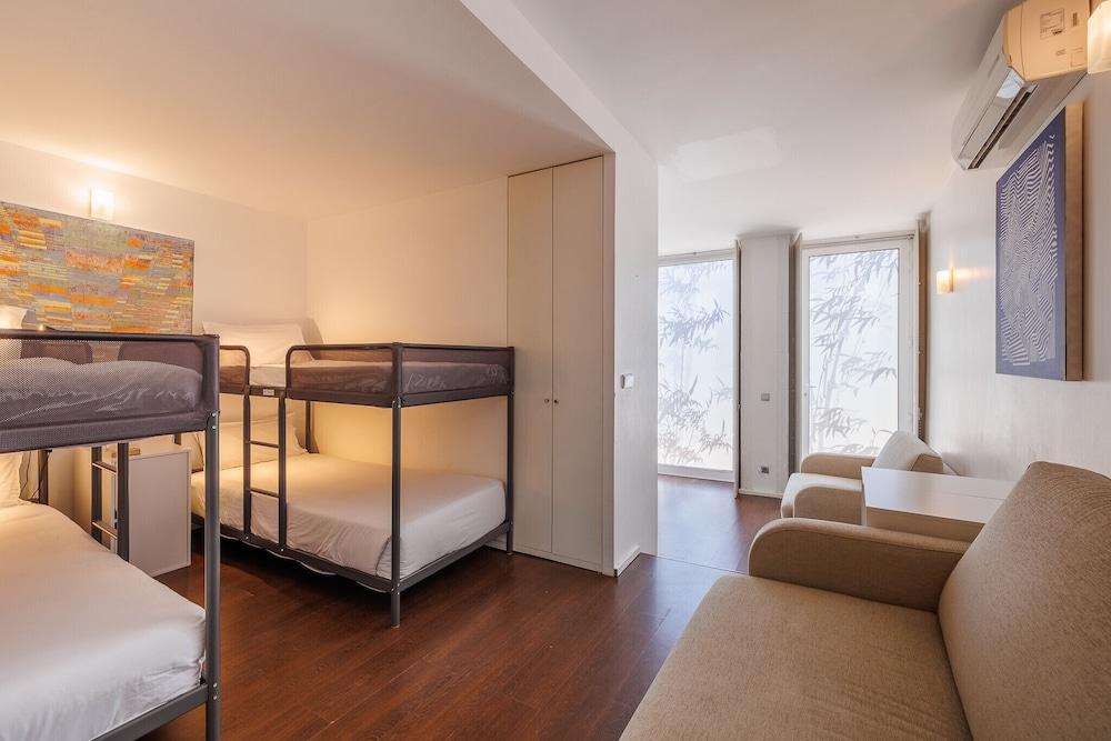 Olala Fine Arts Studios