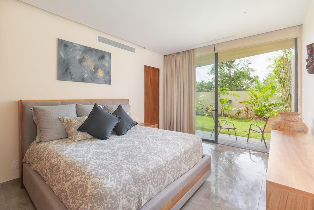 Mistiq D104 By Lockey