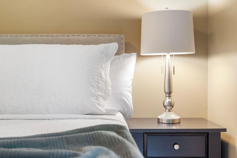 The Circle Retreat 7