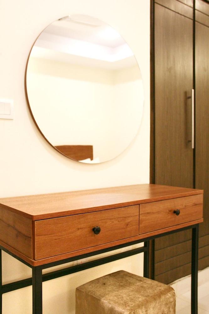 Executive Suite Rehin Sehin