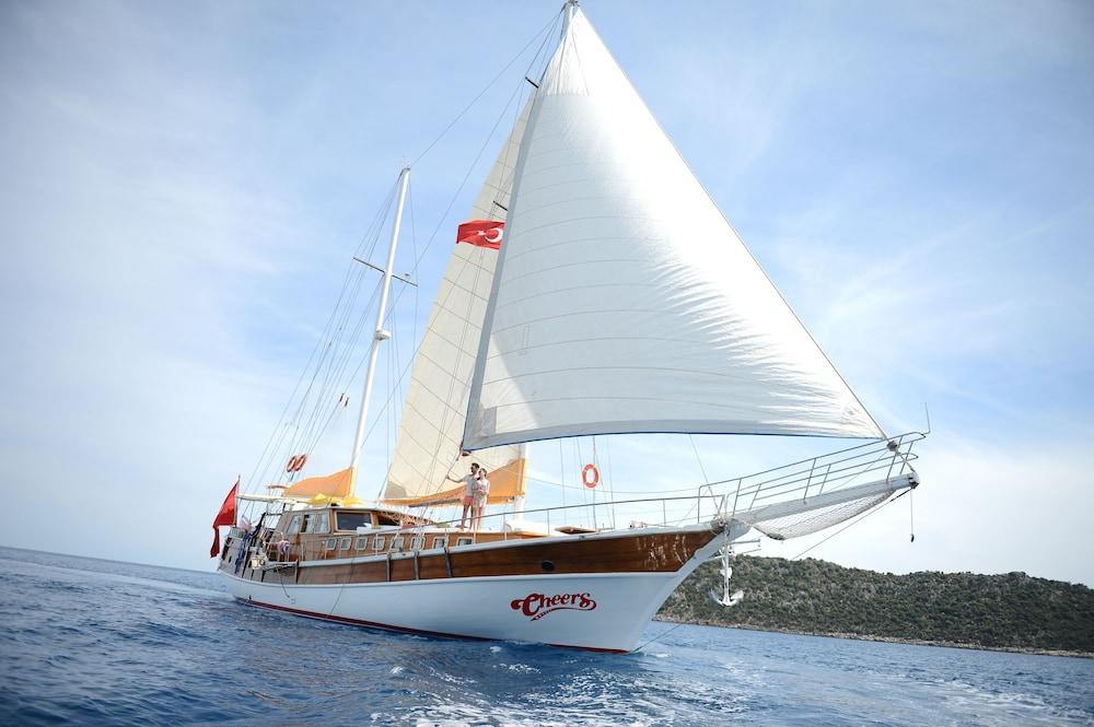 CHEERS GULET