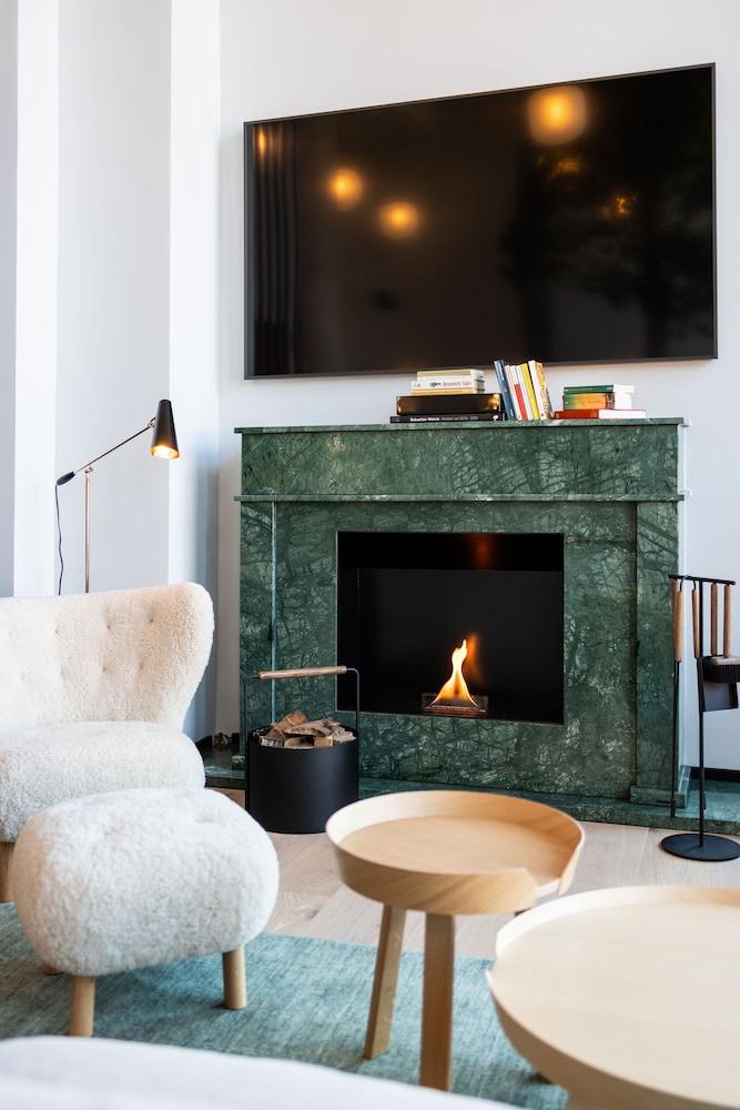 Black F Tower - Serviced Apartments