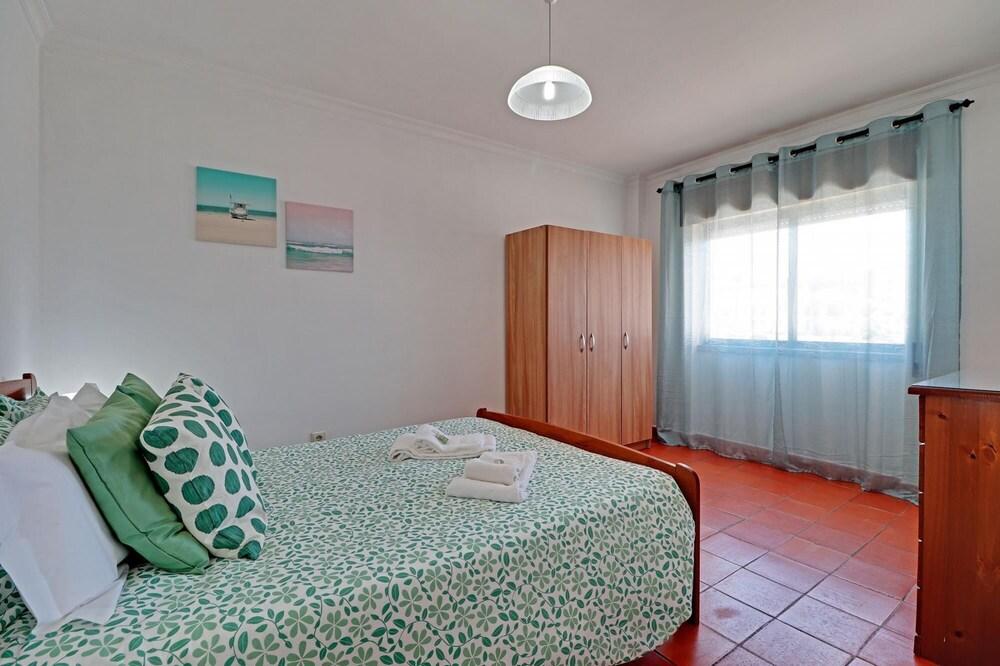 Albufeira Beach by Homing