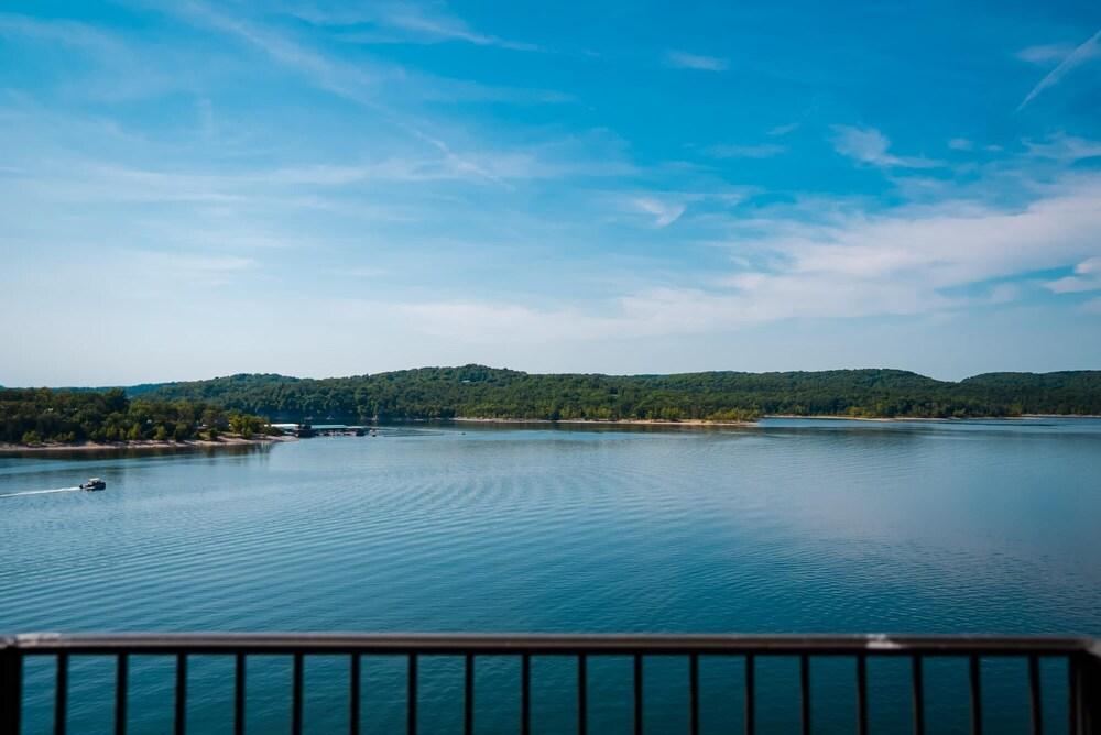 2 Bedroom Lake View Villa - Unit 309