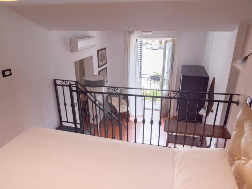 Kalamarina Rooms B&B