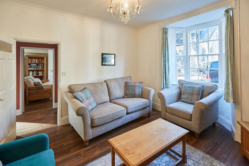 Host Stay Hall Garth