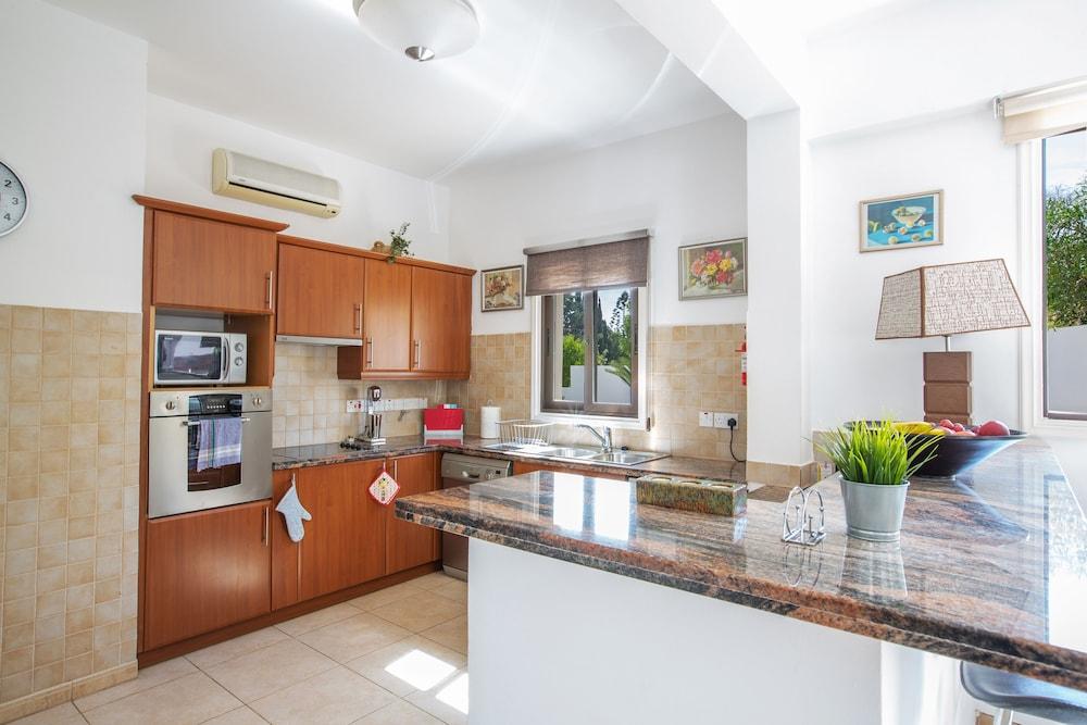 Protaras Holiday Villa Av6