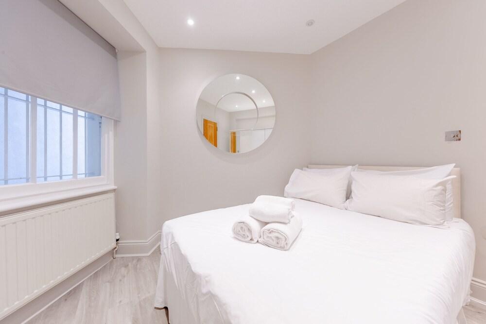 Central 2 Bedroom Flat Near Hyde Park