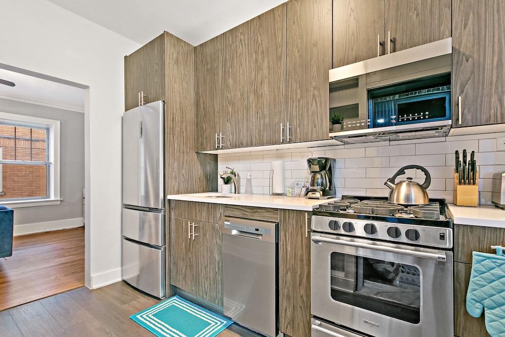 Relax & Retreat 1BR Lincoln Square Apt