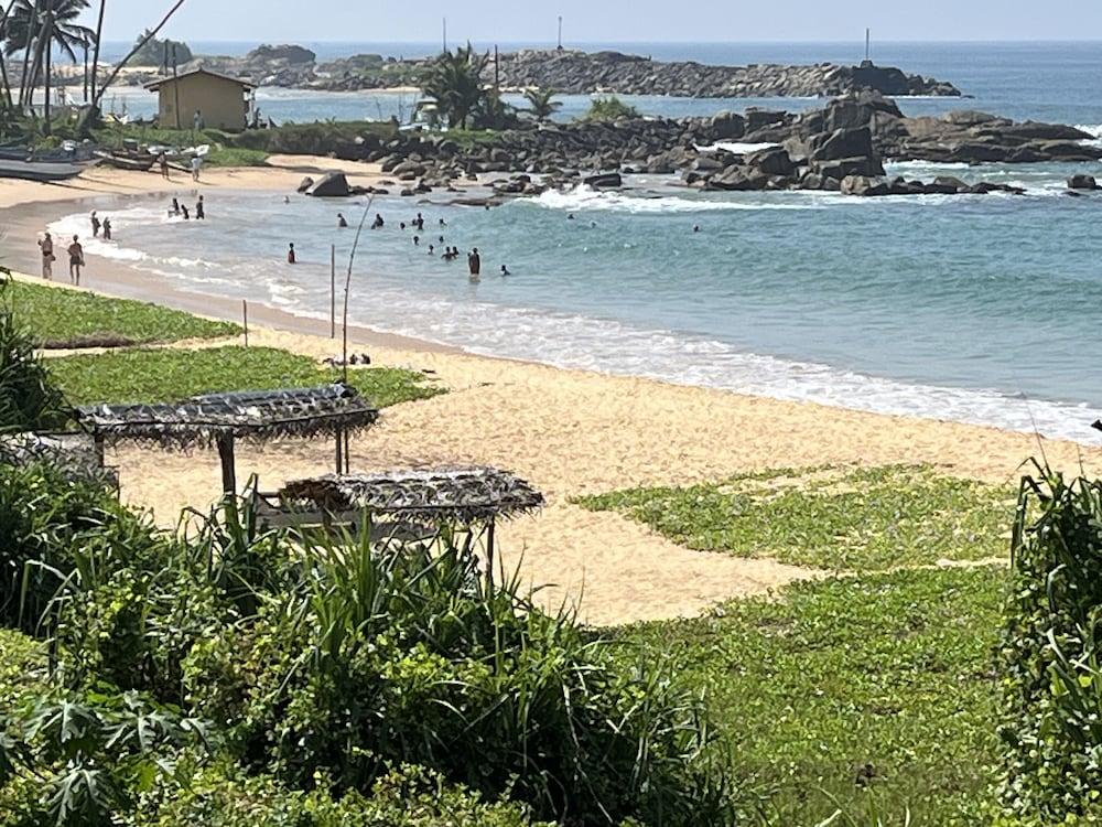 Beach Villa Yang Near Hikkaduwa, With Pool and Cook - Semi-detached House
